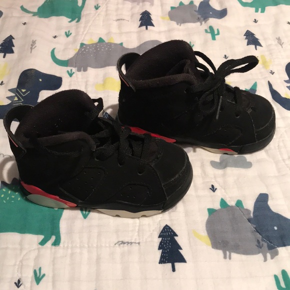 Nike - Picture 2 of 4